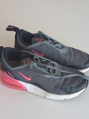 Nike Shoes Size 2Y
